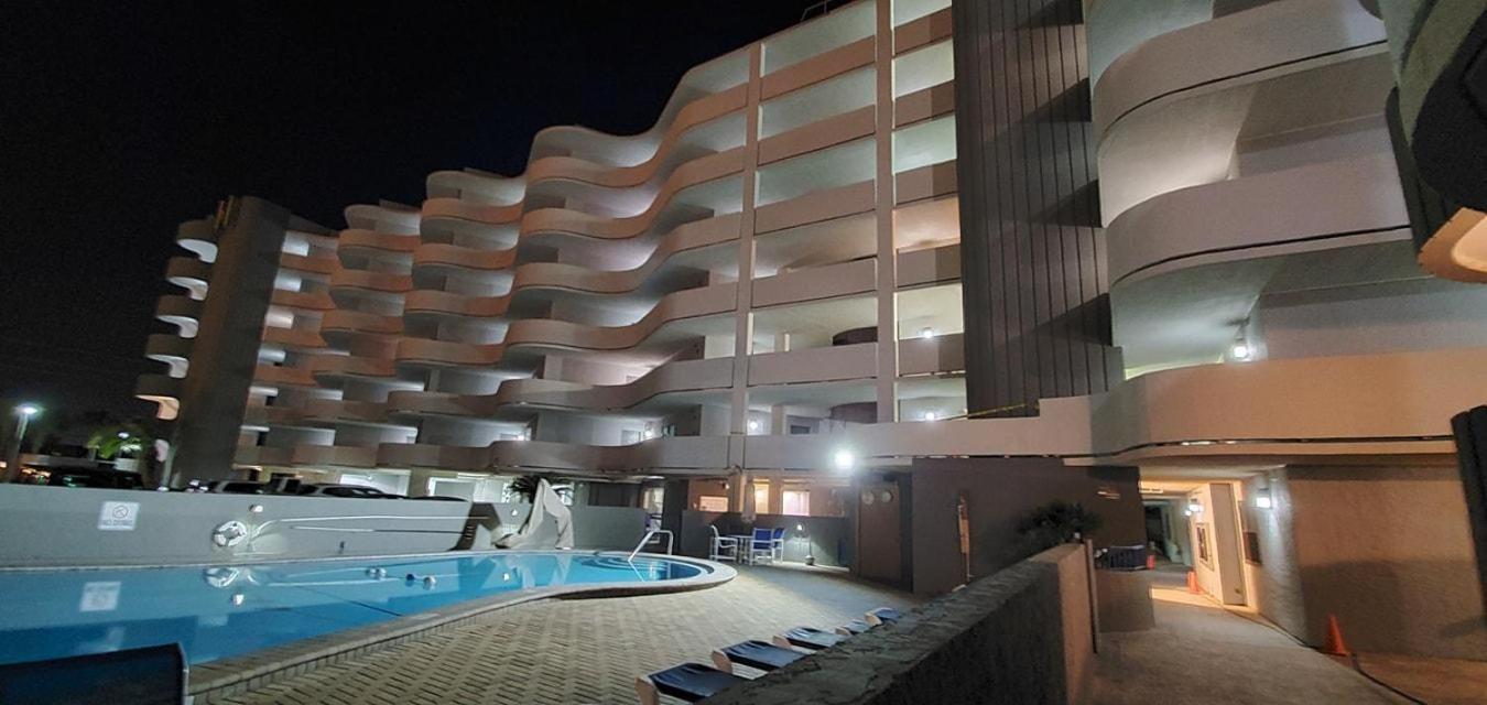 Nautilus 1201 - Gulf Front 2 Bedroom Huge Wrap Around Balcony 2Nd Floor! フォート・ウォルトン・ビーチ エクステリア 写真